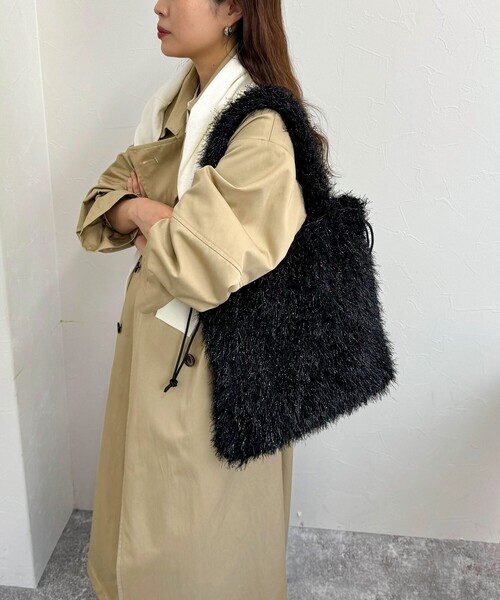 fredy emue（フレディエミュ）の「ラメモコモールドロスト トートバック（トートバッグ・レディース・ライトグレー/ブラック・FREE）」の4枚目の写真