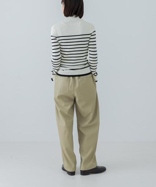 URBAN RESEARCH（アーバンリサーチ）の「レザーライクコクーンパンツ（その他パンツ・レディース・ブラック/ベージュ・FREE）」の9枚目の写真