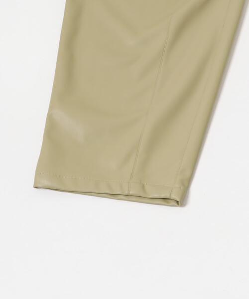 URBAN RESEARCH（アーバンリサーチ）の「レザーライクコクーンパンツ（その他パンツ・レディース・ブラック/ベージュ・FREE）」の15枚目の写真