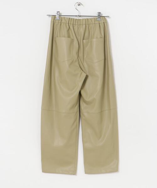 URBAN RESEARCH（アーバンリサーチ）の「レザーライクコクーンパンツ（その他パンツ・レディース・ブラック/ベージュ・FREE）」の16枚目の写真