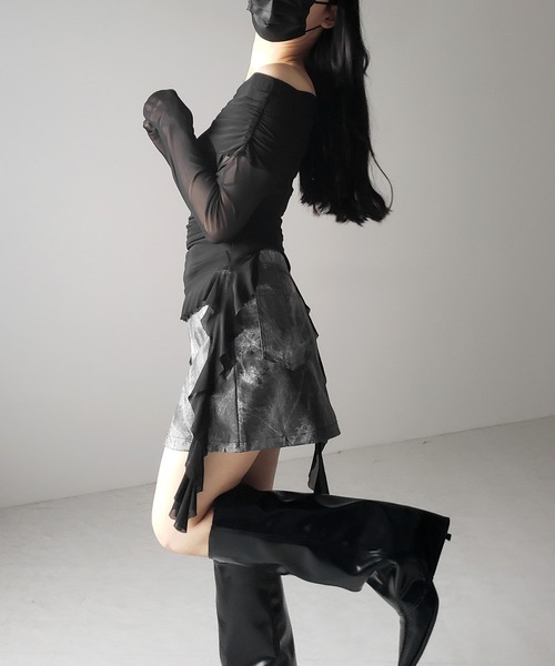 me+em select(ミームセレクト)の「※【 2color 】オフショルダーシアーフリルトップス / off shoulder sheer frill tops(その他トップス・レディース・ブラウン/ブラック・FREE)」の6枚目の写真