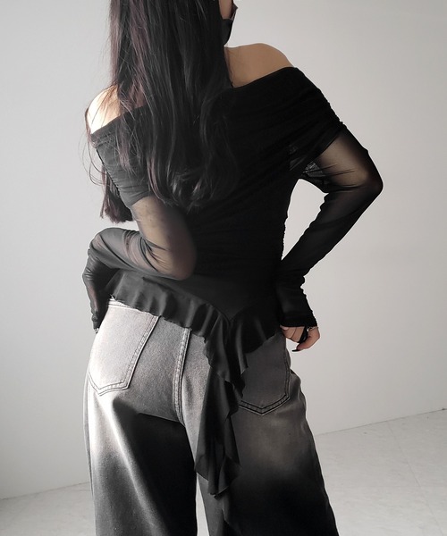me+em select(ミームセレクト)の「※【 2color 】オフショルダーシアーフリルトップス / off shoulder sheer frill tops(その他トップス・レディース・ブラウン/ブラック・FREE)」の15枚目の写真