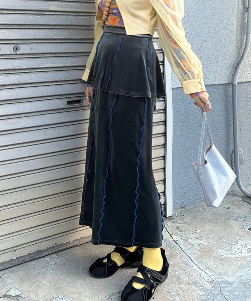 junoah(ジュノア)の「配色メロウベロアレイヤードスカート(スカート・レディース・モカ/ダークグレー/ブラック・MEDIUM/LARGE/X-LARGE)」の2枚目の写真