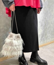 Q | フラッフィーフェザー巾着(クラッチバッグ)