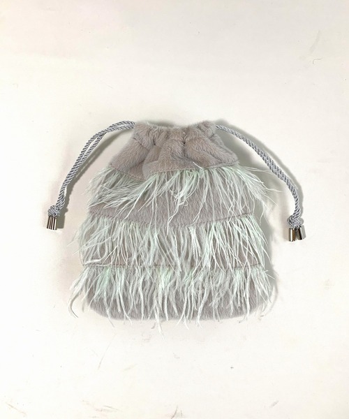 Q（キュー）の「フラッフィーフェザー巾着バッグ（クラッチバッグ・レディース・ブラック/ライトグレー・ONE SIZE）」の10枚目の写真
