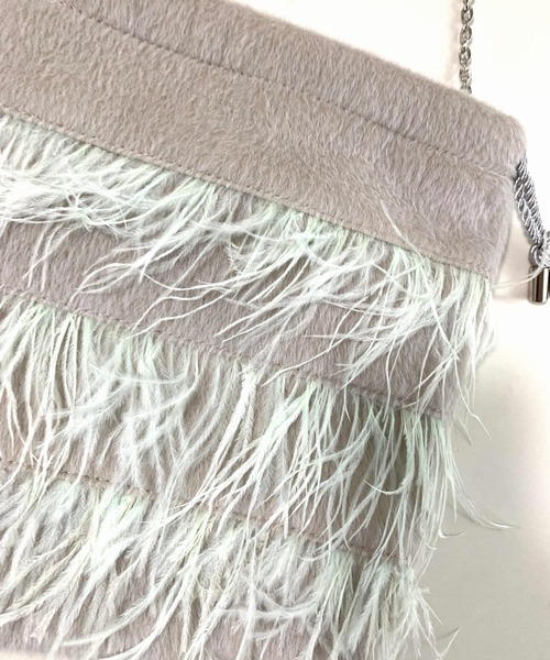 Q（キュー）の「フラッフィーフェザー巾着バッグ（クラッチバッグ・レディース・ブラック/ライトグレー・ONE SIZE）」の13枚目の写真