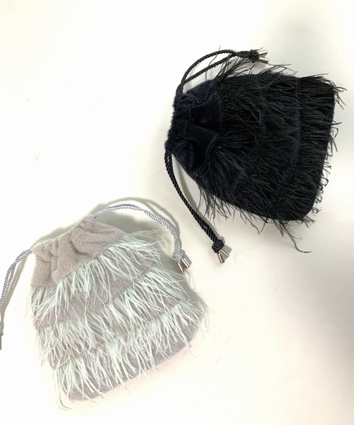 Q（キュー）の「フラッフィーフェザー巾着バッグ（クラッチバッグ・レディース・ブラック/ライトグレー・ONE SIZE）」の9枚目の写真