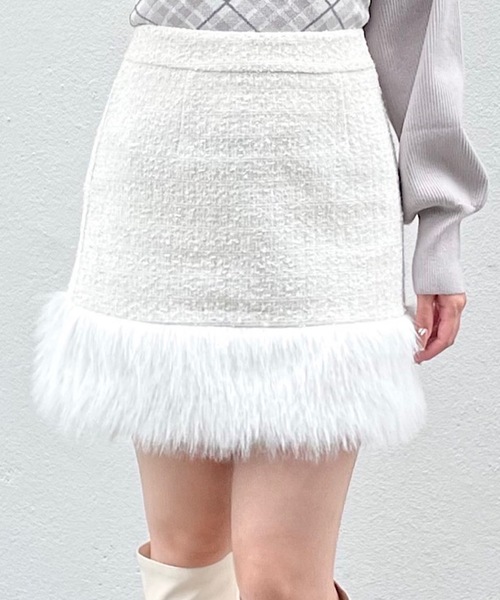 グレー ファー ミニスカート NOMAE（ノーマエ）の「裾ファー台形スカート（スカート）」 - WEAR