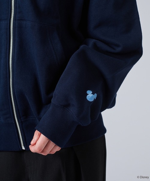 ONCILY（オンシェリー）の「【 Disney / Mickey Mouse 】 HIDDEN LOGO FULL-ZIP HOODIE / 【 ディズニー / ミッキーマウス 】ヒドゥンロゴフルジップフーディ（パーカー・メンズ・ネイビー/ブラック・SMALL/MEDIUM/LARGE）」の16枚目の写真