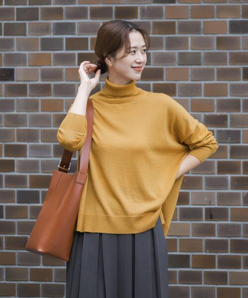 URBAN RESEARCH DOORS(アーバンリサーチドアーズ)の「ウォッシャブルウールタートルワイドプルオーバー(ニット/セーター・レディース・ブラック/イエロー/モカ/グリーン・MEDIUM)」の10枚目の写真