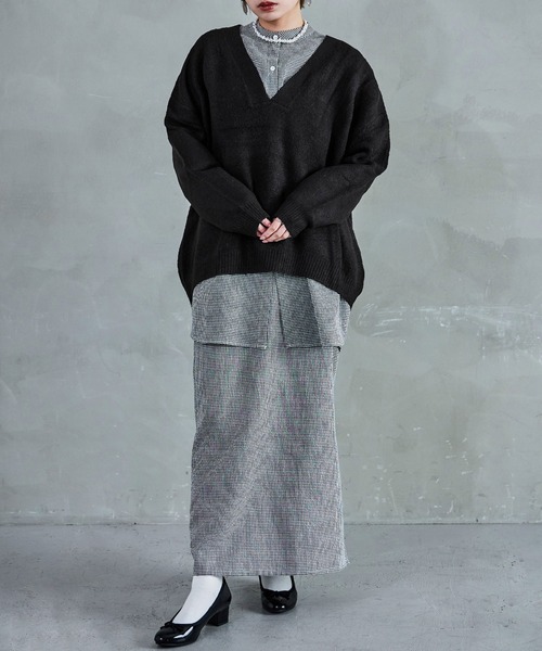 Fashion Letter(ファッションレター)の「【M-5L】深めVネック ニットプルオーバー(ニット/セーター・レディース・ブラック/ライトグレー・4L~5L/LL~3L/M~L)」の3枚目の写真