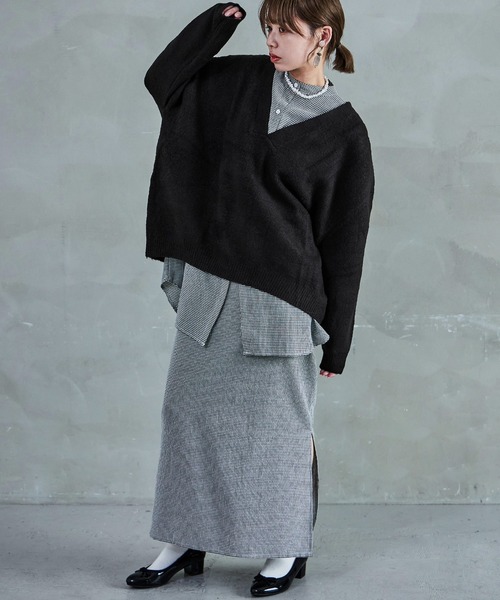 Fashion Letter(ファッションレター)の「【M-5L】深めVネック ニットプルオーバー(ニット/セーター・レディース・ブラック/ライトグレー・4L~5L/LL~3L/M~L)」の6枚目の写真