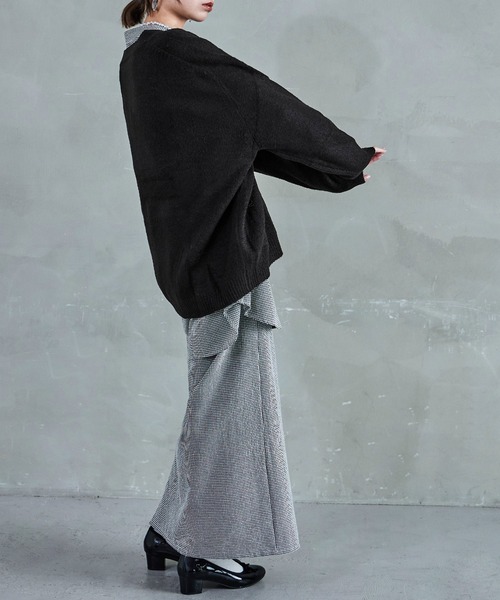 Fashion Letter(ファッションレター)の「【M-5L】深めVネック ニットプルオーバー(ニット/セーター・レディース・ブラック/ライトグレー・4L~5L/LL~3L/M~L)」の9枚目の写真