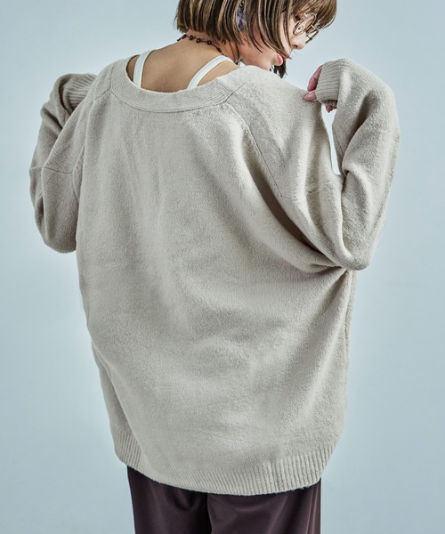 Fashion Letter(ファッションレター)の「【M-5L】深めVネック ニットプルオーバー(ニット/セーター・レディース・ブラック/ライトグレー・4L~5L/LL~3L/M~L)」の22枚目の写真