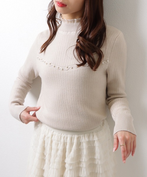 Lace Ladies(レースレディース)の「裏起毛 パール付き メロウ フリル リブ ニット プルオーバー(ニット/セーター・レディース・アイボリー/グレイッシュベージュ/ブラック/ホワイト・FREE)」の11枚目の写真