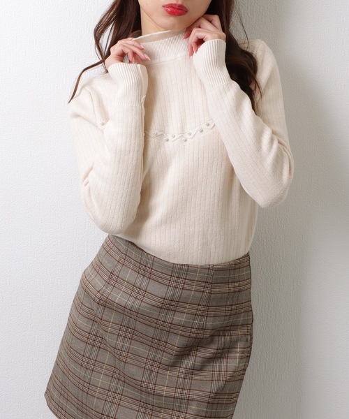 Lace Ladies(レースレディース)の「裏起毛 パール付き メロウ フリル リブ ニット プルオーバー(ニット/セーター・レディース・アイボリー/グレイッシュベージュ/ブラック/ホワイト・FREE)」の18枚目の写真