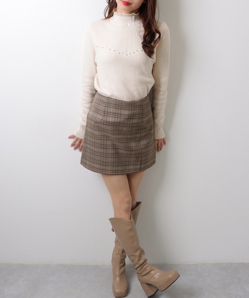Lace Ladies(レースレディース)の「裏起毛 パール付き メロウ フリル リブ ニット プルオーバー(ニット/セーター・レディース・アイボリー/グレイッシュベージュ/ブラック/ホワイト・FREE)」の19枚目の写真