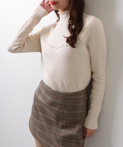 Lace Ladies(レースレディース)の「裏起毛 パール付き メロウ フリル リブ ニット プルオーバー(ニット/セーター・レディース・アイボリー/グレイッシュベージュ/ブラック/ホワイト・FREE)」の21枚目の写真