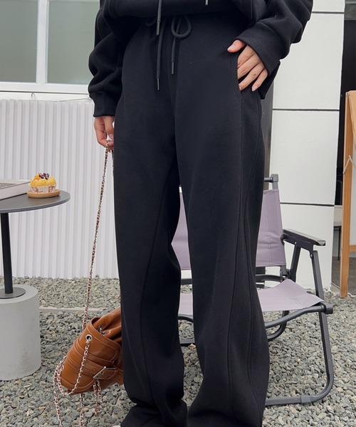 aimoha(アイモハ)の「裏起毛スウェットパンツ(スウェットパンツ・レディース・ブラック/パープル/ネイビー/チョコ/ライトベージュ/ダークベージュ・FREE)」の2枚目の写真