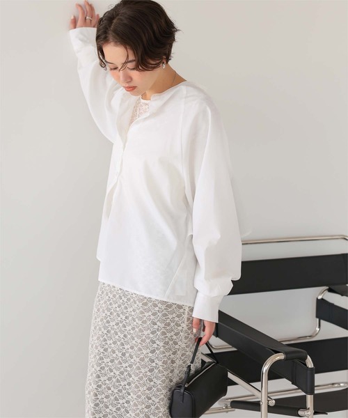 titivate(ティティベイト)の「バックフリルバンドカラーシャツ(シャツ/ブラウス・レディース・ブルー系その他/グリーン系その他/ピンク系その他/オフホワイト/ライトベージュ・S/M/L)」の13枚目の写真