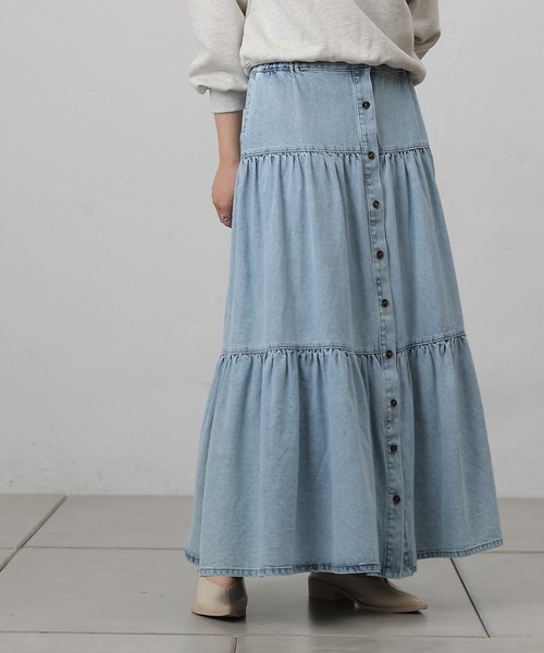 COLONY 2139（コロニートゥーワンスリーナイン）の「デニムティアードボタンスカート（デニムスカート・レディース・サックスブルー/ネイビー・SMALL/MEDIUM）」の11枚目の写真