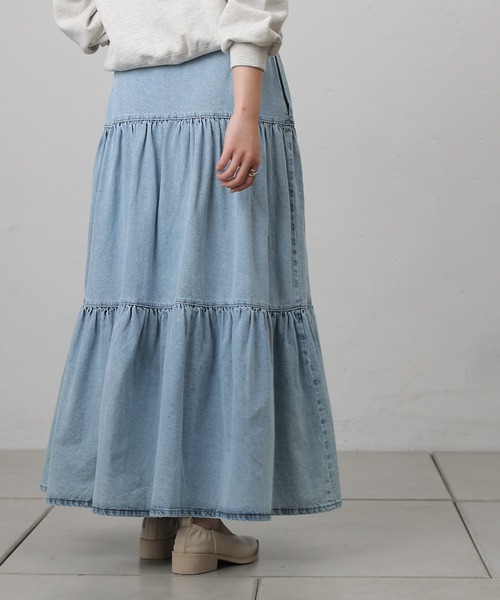 COLONY 2139（コロニートゥーワンスリーナイン）の「デニムティアードボタンスカート（デニムスカート・レディース・サックスブルー/ネイビー・SMALL/MEDIUM）」の12枚目の写真