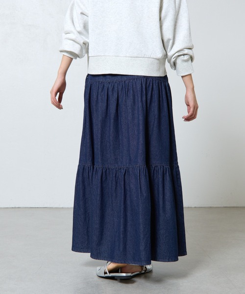 COLONY 2139（コロニートゥーワンスリーナイン）の「デニムティアードボタンスカート（デニムスカート・レディース・サックスブルー/ネイビー・SMALL/MEDIUM）」の5枚目の写真