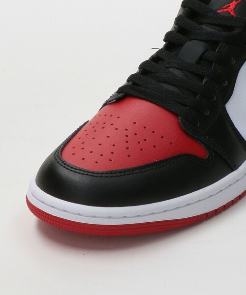 NIKE(ナイキ)の「<NIKE> AIR JORDAN 1 LOW 553558-161/スニーカー(スニーカー・メンズ・レッド・28cm/27.5cm/27cm/26.5cm/26cm)」の5枚目の写真