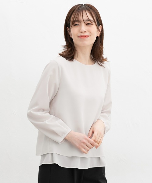 Honeys(ハニーズ)の「裾レイヤード風ブラウス(シャツ/ブラウス・レディース・ブルー/グレイッシュベージュ/ブラック/アイボリー・LL/3L/S/M/L)」の14枚目の写真