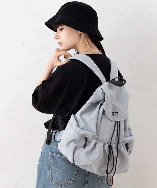 Reebok(リーボック)の「Reebok リーボック ワンポイント ロゴ 刺繍 ドローストリング 軽量 バックパック リュック 約20L(バックパック/リュック・メンズ・ブラック/グレー/ベージュ・FREE)」の9枚目の写真