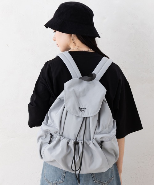 Reebok(リーボック)の「Reebok リーボック ワンポイント ロゴ 刺繍 ドローストリング 軽量 バックパック リュック 約20L(バックパック/リュック・メンズ・ブラック/グレー/ベージュ・FREE)」の10枚目の写真