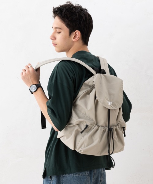 Reebok(リーボック)の「Reebok リーボック ワンポイント ロゴ 刺繍 ドローストリング 軽量 バックパック リュック 約20L(バックパック/リュック・メンズ・ブラック/グレー/ベージュ・FREE)」の14枚目の写真
