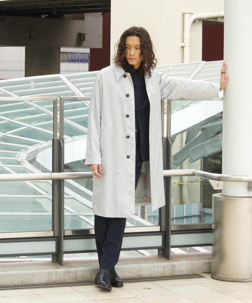 ESTNATION（エストネーション）の「ESTNATION / シャイニーサテン バルマカーンコート（ステンカラーコート・メンズ・ライトグレー/ネイビー・LARGE/MEDIUM）」の3枚目の写真