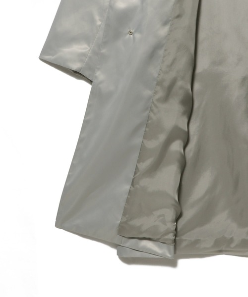 ESTNATION（エストネーション）の「ESTNATION / シャイニーサテン バルマカーンコート（ステンカラーコート・メンズ・ライトグレー/ネイビー・LARGE/MEDIUM）」の7枚目の写真