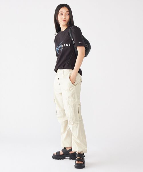 tommy jeans(トミー ジーンズ)の「カーゴリラックスストレートパンツ(チノパンツ・レディース・ホワイト/グリーン/ブラック・27inch/25inch/26inch)」の19枚目の写真