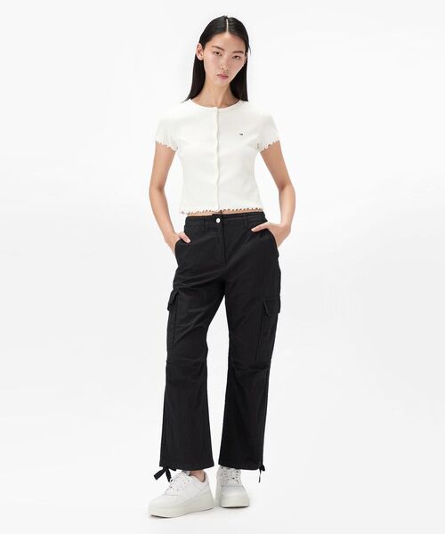 tommy jeans(トミー ジーンズ)の「カーゴリラックスストレートパンツ(チノパンツ・レディース・ホワイト/グリーン/ブラック・27inch/25inch/26inch)」の9枚目の写真