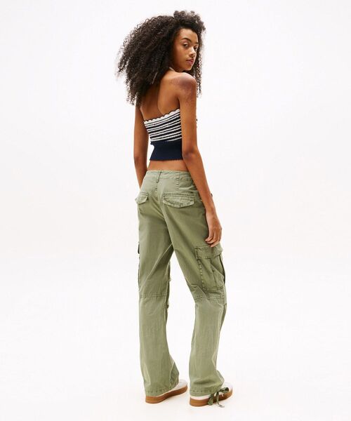 tommy jeans(トミー ジーンズ)の「カーゴリラックスストレートパンツ(チノパンツ・レディース・ホワイト/グリーン/ブラック・27inch/25inch/26inch)」の17枚目の写真