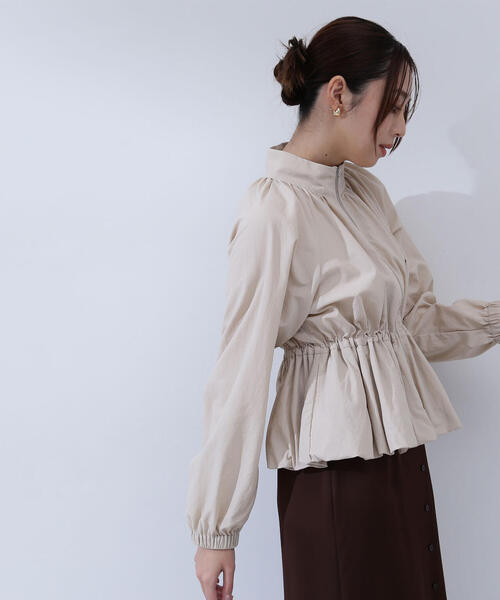 NATURAL BEAUTY BASIC（ナチュラルビューティーベーシック）の「◇スタンドネックバルーンブルゾン（ブルゾン・レディース・ベージュ/ブルー/ブラック・MEDIUM/SMALL）」の2枚目の写真