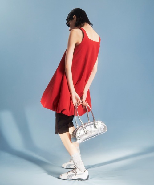 PUMA(プーマ)の「【emmi×PUMA】WIDE BOSTON METALLIC BAG(ショルダーバッグ・レディース・シルバー・FREE)」の6枚目の写真