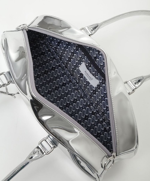 PUMA(プーマ)の「【emmi×PUMA】WIDE BOSTON METALLIC BAG(ショルダーバッグ・レディース・シルバー・FREE)」の9枚目の写真