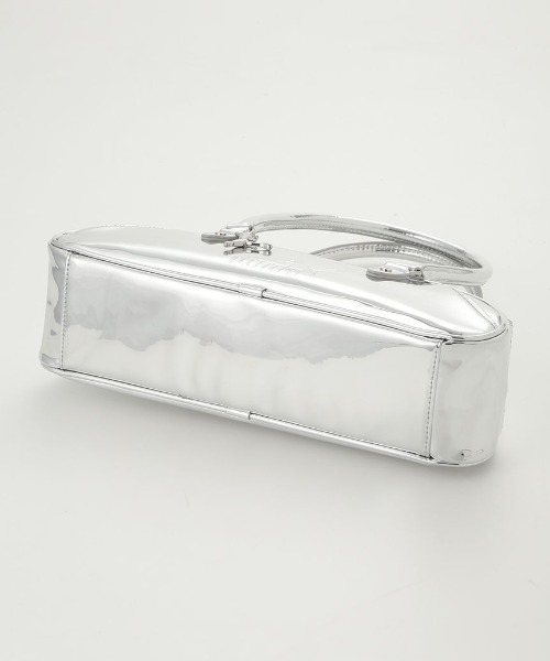 PUMA(プーマ)の「【emmi×PUMA】WIDE BOSTON METALLIC BAG(ショルダーバッグ・レディース・シルバー・FREE)」の11枚目の写真