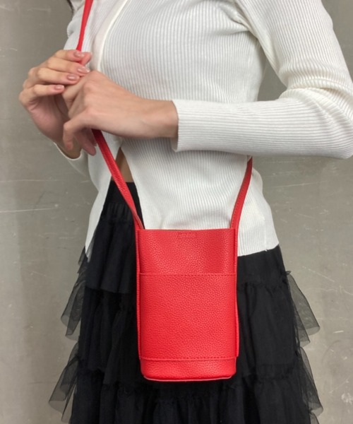 tolene(トレネ)の「タテ型 ミニショルダー スマホショルダー モバイルミニバッグ(ショルダーバッグ・レディース・ホワイト/レッド/ベージュ/ブラック/シルバー・ONE SIZE)」の1枚目の写真
