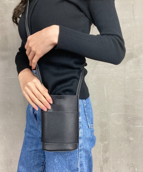 tolene(トレネ)の「タテ型 ミニショルダー スマホショルダー モバイルミニバッグ(ショルダーバッグ・レディース・ホワイト/レッド/ベージュ/ブラック/シルバー・ONE SIZE)」の13枚目の写真