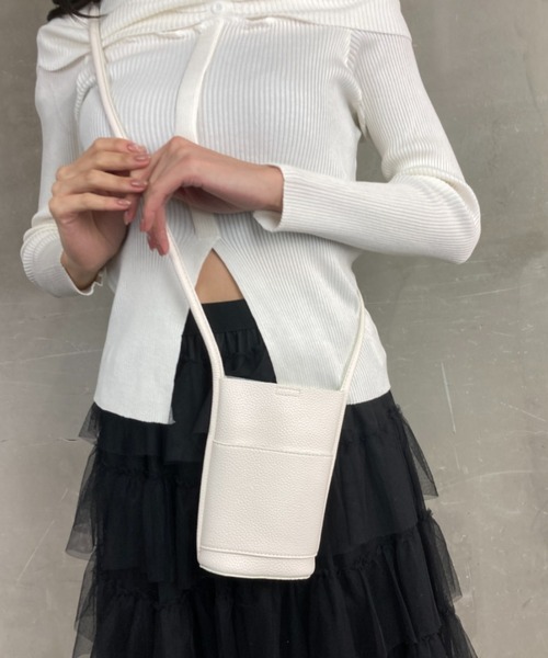 tolene(トレネ)の「タテ型 ミニショルダー スマホショルダー モバイルミニバッグ(ショルダーバッグ・レディース・ホワイト/レッド/ベージュ/ブラック/シルバー・ONE SIZE)」の10枚目の写真