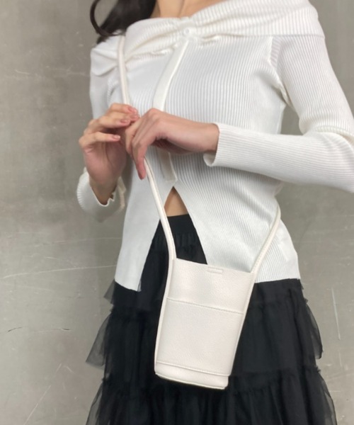 tolene(トレネ)の「タテ型 ミニショルダー スマホショルダー モバイルミニバッグ(ショルダーバッグ・レディース・ホワイト/レッド/ベージュ/ブラック/シルバー・ONE SIZE)」の12枚目の写真