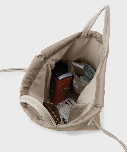 OPAQUE.CLIP（オペークドットクリップ）の「【A4サイズ対応】フロントポケットデザインナップザック（バックパック/リュック・レディース・ナチュラル/ブラック・00）」の10枚目の写真