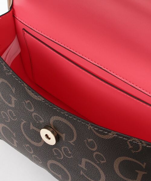 Guess（ゲス）の「NICHOLE Flap Crossbody ショルダーバッグ（ショルダーバッグ・レディース・ダークグレー/ナチュラル・ONE SIZE）」の16枚目の写真