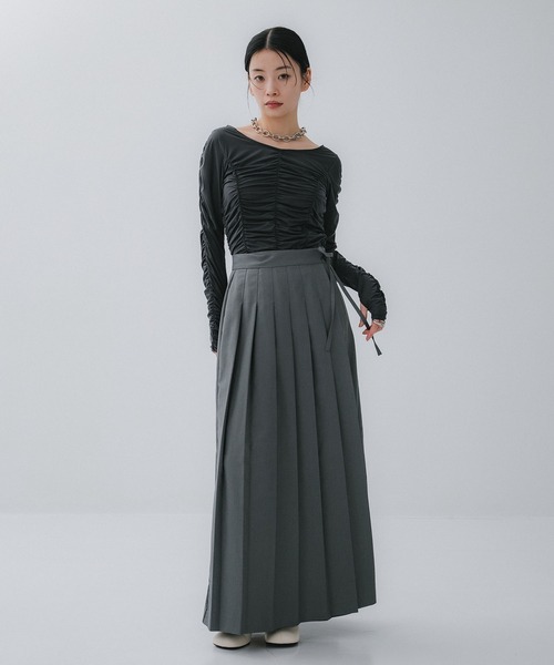 STUDIOUS(ステュディオス)の「【STUDIOUS/ステュディオス】Gathered Skin Top/ギャザースキントップス(Tシャツ/カットソー・レディース・ベージュ/ダークグレー・FREE)」の5枚目の写真