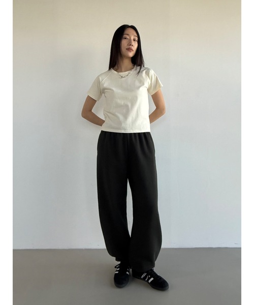 Didot.showroom(ディドット ショールーム)の「レイヤーエプロンSETジョガーパンツ(スウェットパンツ・レディース・チャコール/アイボリー/グレー・FREE)」の4枚目の写真