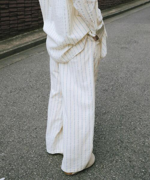 URBAN RESEARCH（アーバンリサーチ）の「new basic　インドコットンサッカーストライプパンツ（その他パンツ・レディース・ライトベージュ/レッド・FREE）」の2枚目の写真